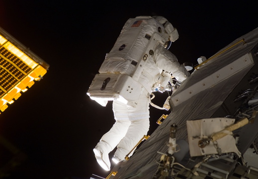 STS113-E-05189