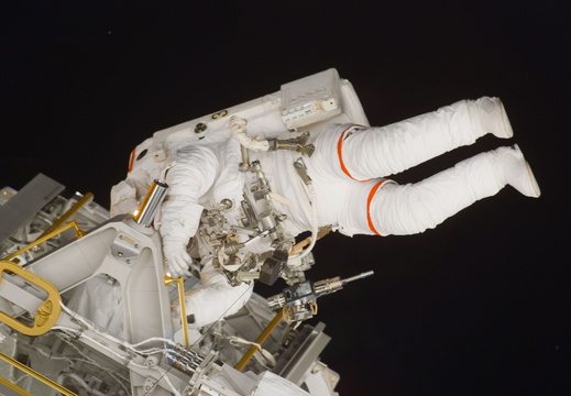 STS113-E-05193
