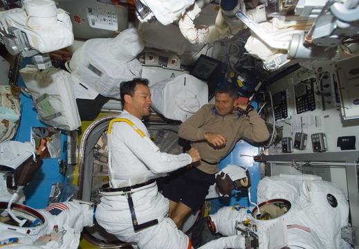 STS113-E-05287
