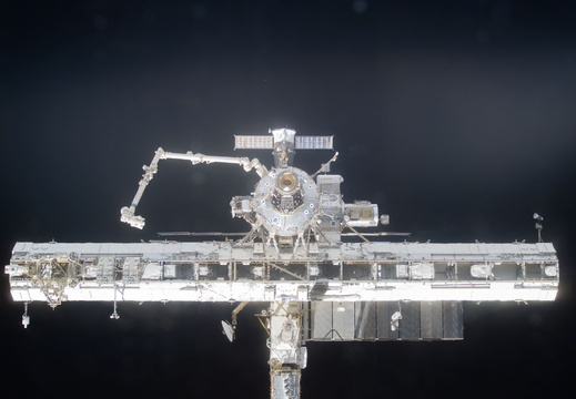 STS113-E-05408