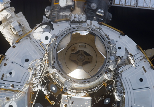 STS113-E-05414