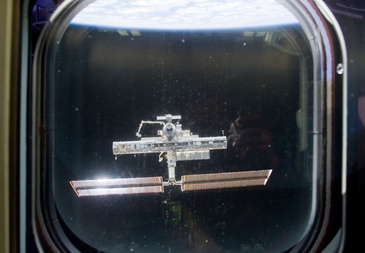 STS113-E-05441