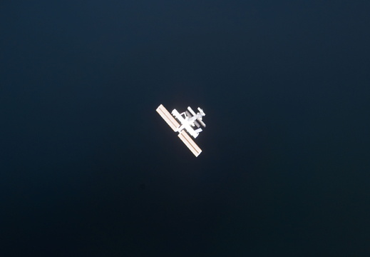 STS113-E-05454