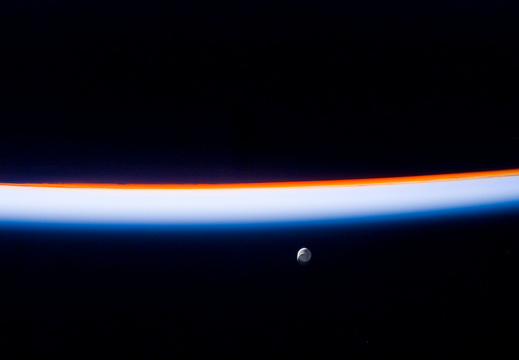 STS113-E-05470