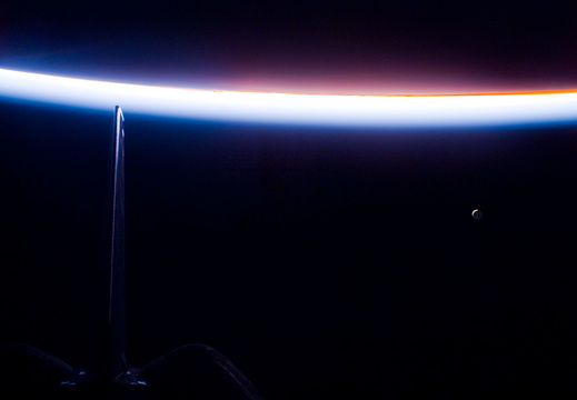 STS113-E-05473