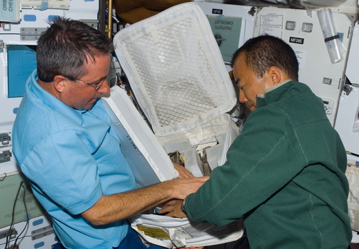STS114-E-05243