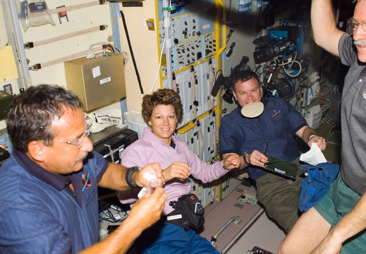 STS114-E-05575