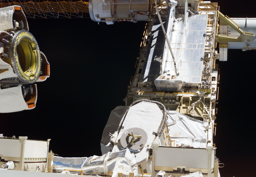 STS114-E-05904