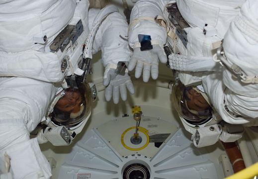 STS114-E-06030