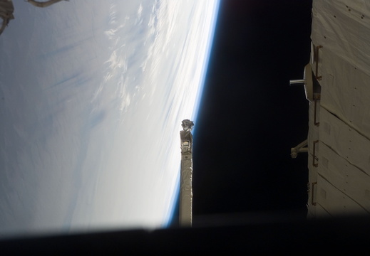 STS114-E-06042