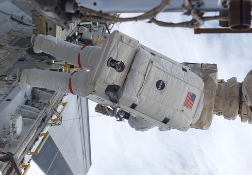 STS114-E-06054