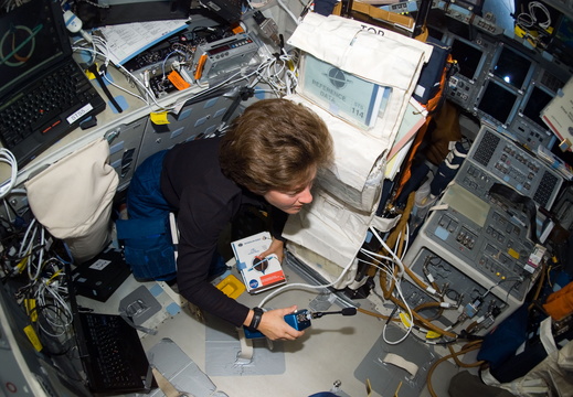 STS114-E-06103