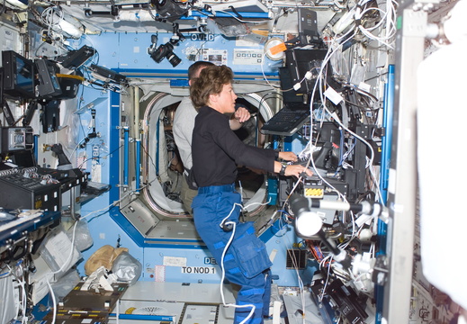 STS114-E-06125