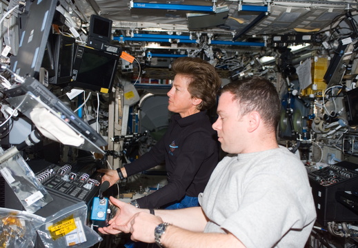 STS114-E-06129
