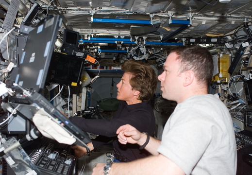 STS114-E-06151