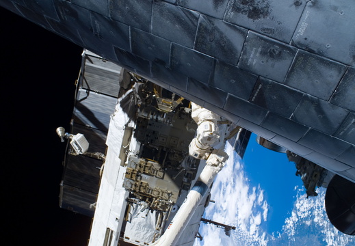 STS114-E-06303