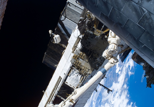 STS114-E-06306