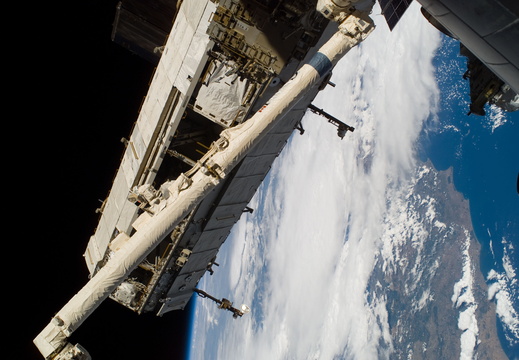 STS114-E-06333