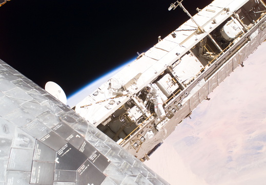 STS114-E-06371