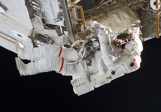 STS114-E-06890