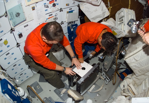 STS114-E-06958