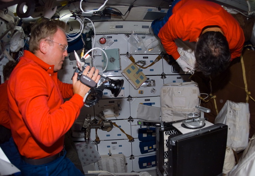 STS114-E-07002