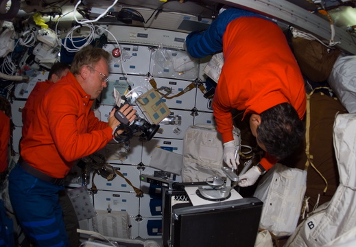 STS114-E-07005