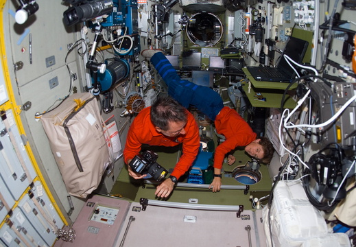 STS114-E-07012