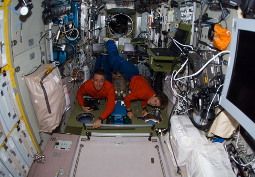 STS114-E-07013