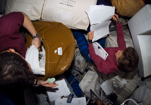 STS114-E-07091
