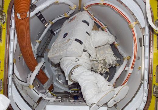 STS114-E-07105