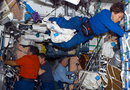 STS114-E-07111