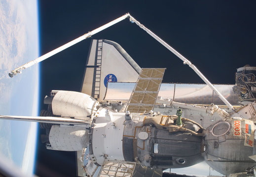 STS114-E-07158