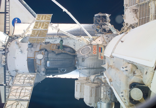 STS114-E-07162