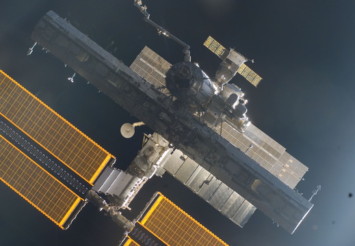 STS114-E-07318