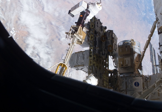 STS114-E-07341
