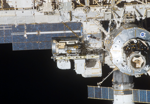 STS114-E-07396