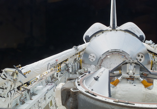 STS114-E-07423