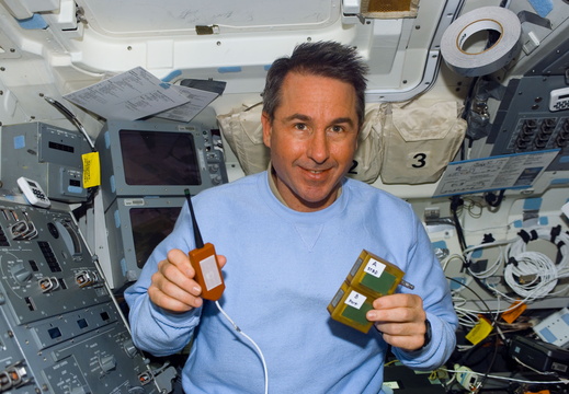 STS114-E-08073