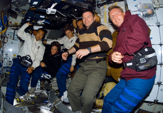 STS114-E-08139
