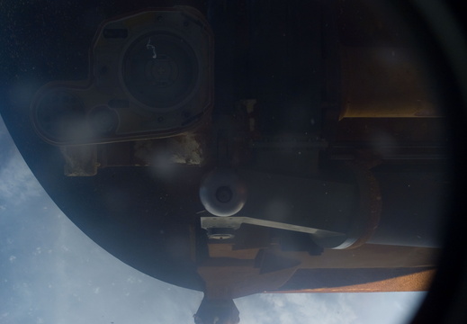 STS115-E-05027