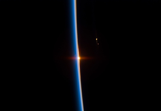 STS115-E-07844