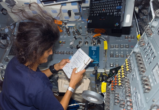 STS116-E-05169