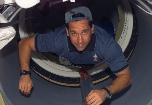 STS116-E-05200