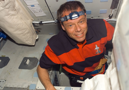 STS116-E-05261