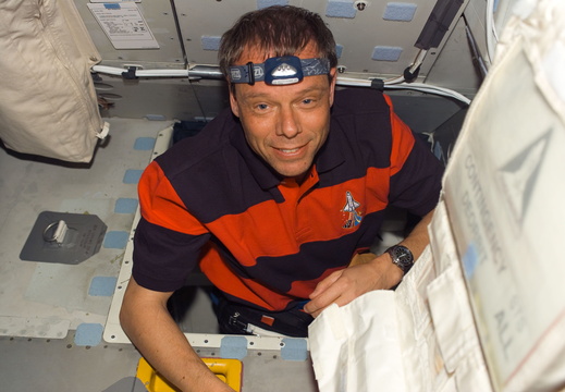 STS116-E-05262