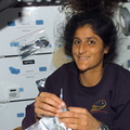 STS116-E-05267.jpg