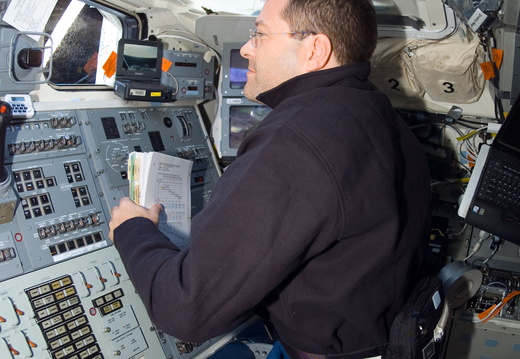 STS116-E-05365
