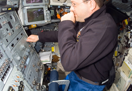STS116-E-05368