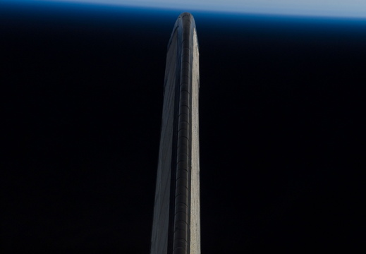 STS116-E-05381